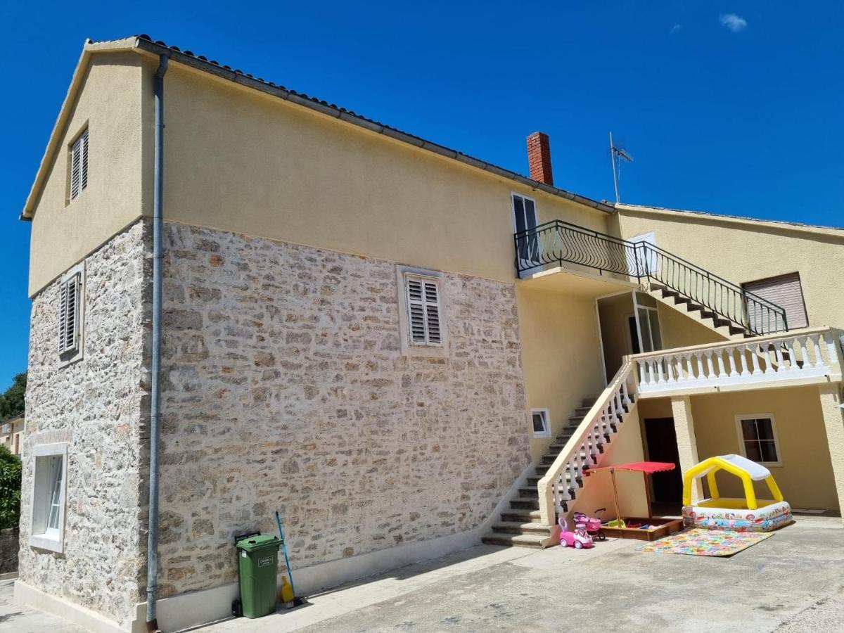 Apartmani Barbarosa Sveti Filip i Jakov Exterior foto