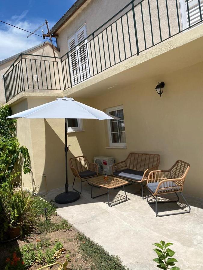 Apartmani Barbarosa Sveti Filip i Jakov Exterior foto